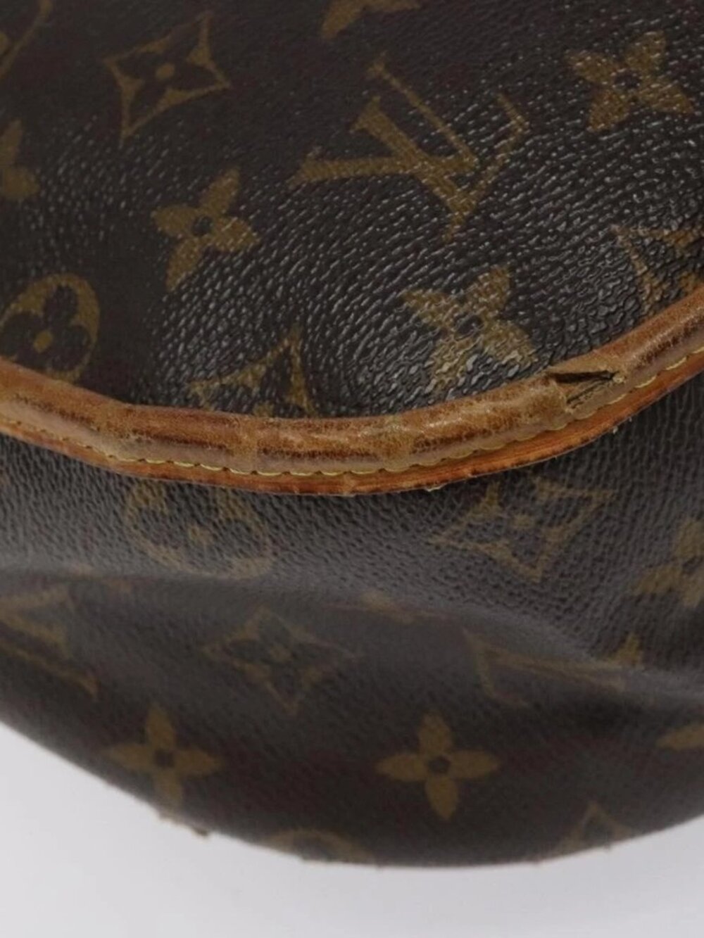 LOUIS VUITTON Monogram Menilmontant MM Shoulder Bag - Picture 4 of 16